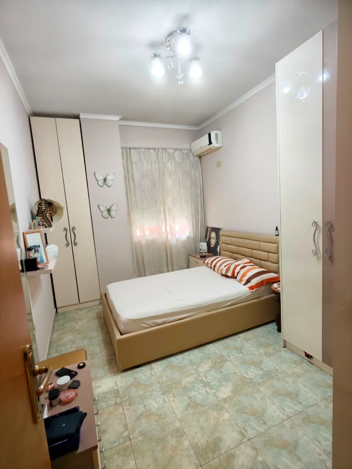 Tirane, shitet apartament 3+1 , 150.000 € (Yzberisht)