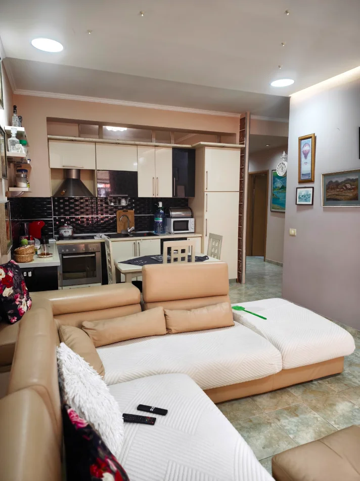 Tirane, shitet apartament 3+1 , 150.000 € (Yzberisht)