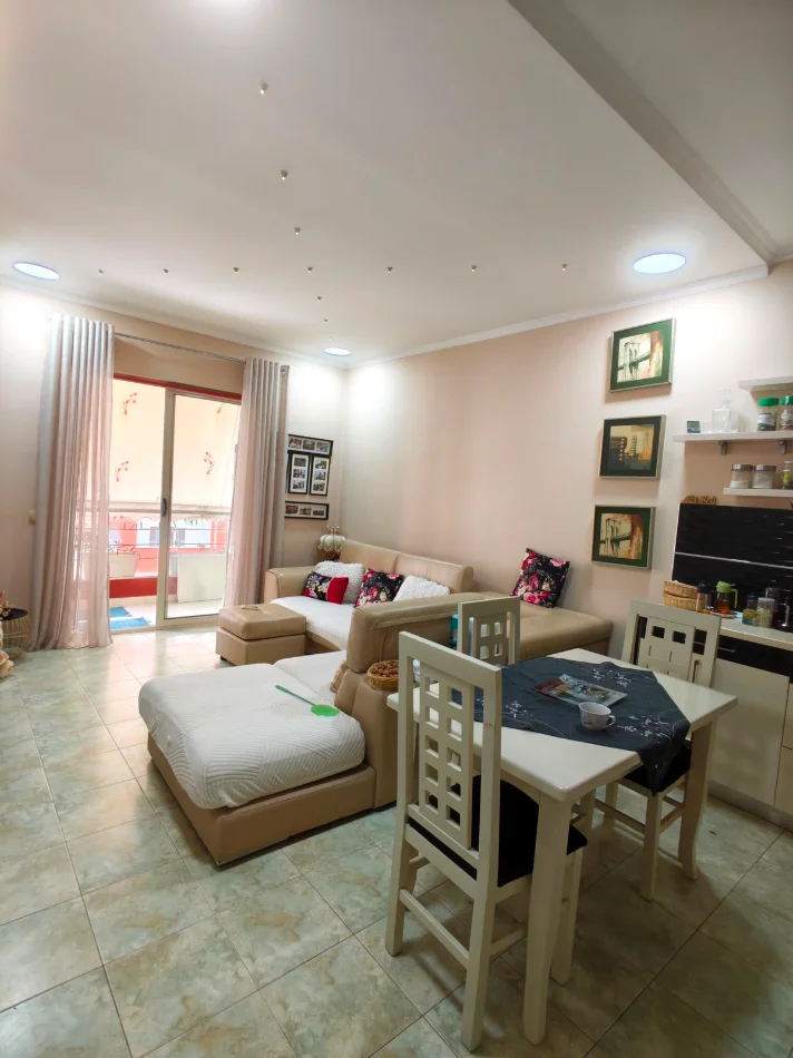 Tirane, shitet apartament 3+1 , 150.000 € (Yzberisht)