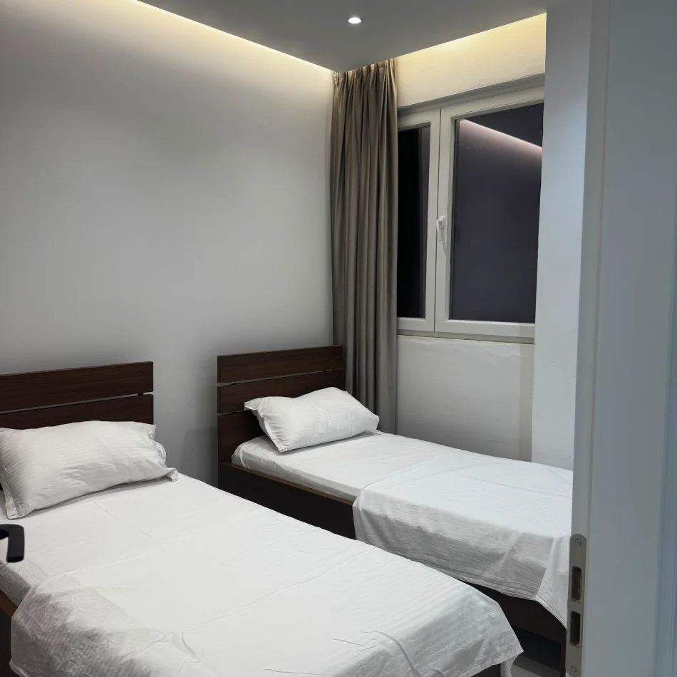 Tirane, jepet me qera shtepi 1+1 Kati 0, 65 m² 500 € (rruga 5 maji)