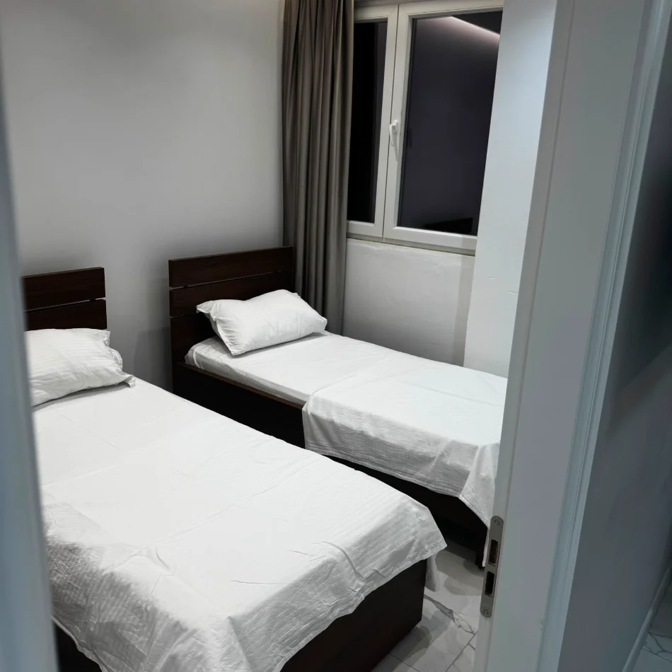 Tirane, jepet me qera shtepi 1+1 Kati 0, 65 m² 500 € (rruga 5 maji)