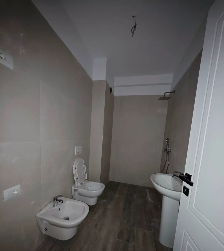 Tirane, shitet apartament 1+1 Kati 3, 69 m² 86.000 € (Paskuqan)