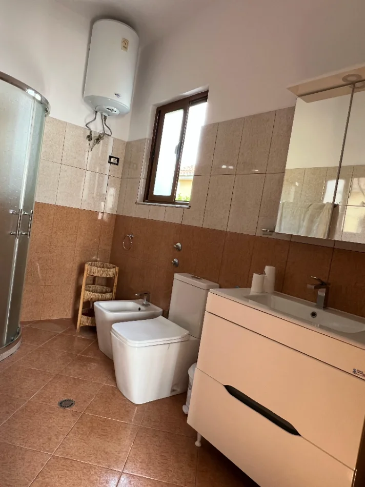 Tirane, jepet me qera apartament 2+1 Kati 2, 90 m² 500 € 