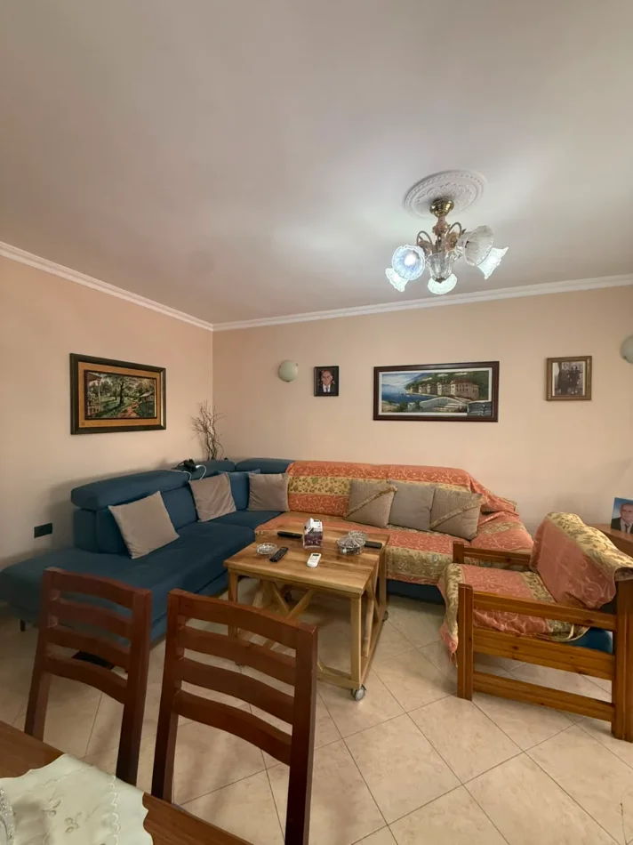 Tirane, jepet me qera apartament 1+1 Kati 5, 65.000 LEKE (RRUGA E DURRESIT)