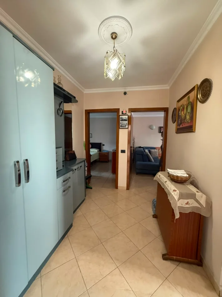 Tirane, jepet me qera apartament 1+1 Kati 5, 65.000 LEKE (RRUGA E DURRESIT)