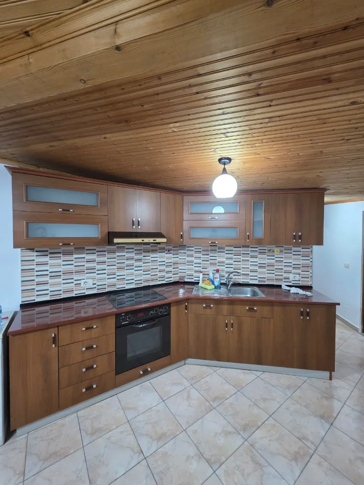 Tirane, jepet me qera apartament 1+1 Kati 11, 40.000 LEKE (DON BOSKO)