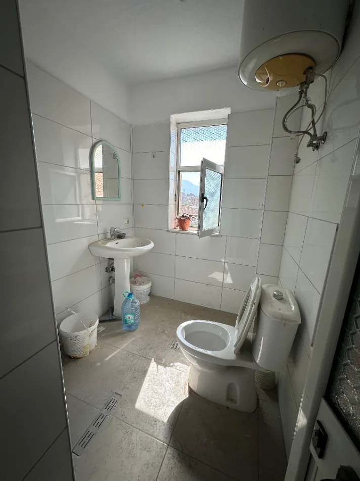 Tirane, shitet apartament 1+1+Ballkon Kati 3, 52 m² 57.000 € (Institut,Rruga “Hasan Vathi”)