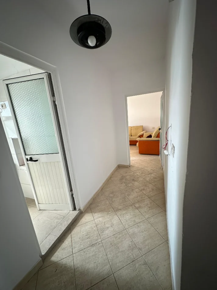 Tirane, shitet apartament 1+1+Ballkon Kati 3, 52 m² 57.000 € (Institut,Rruga “Hasan Vathi”)