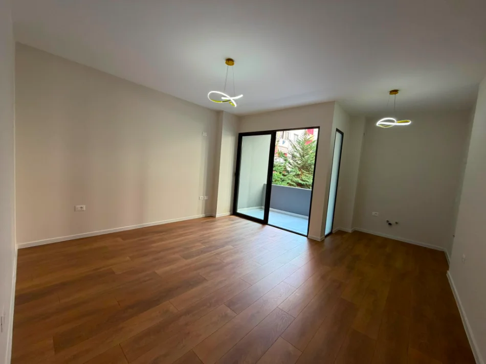 Tirane, shitet apartament 1+1 Kati 2, 67 m² 120.000 € (Astir)