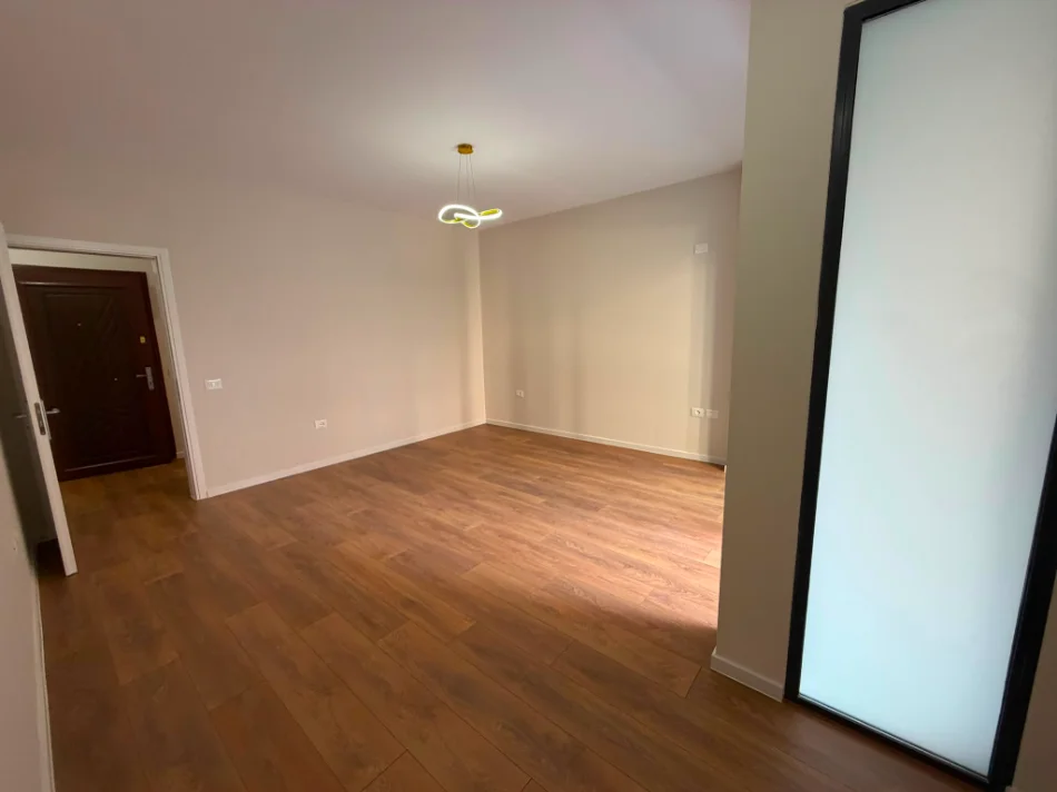 Tirane, shitet apartament 1+1 Kati 2, 67 m² 120.000 € (Astir)