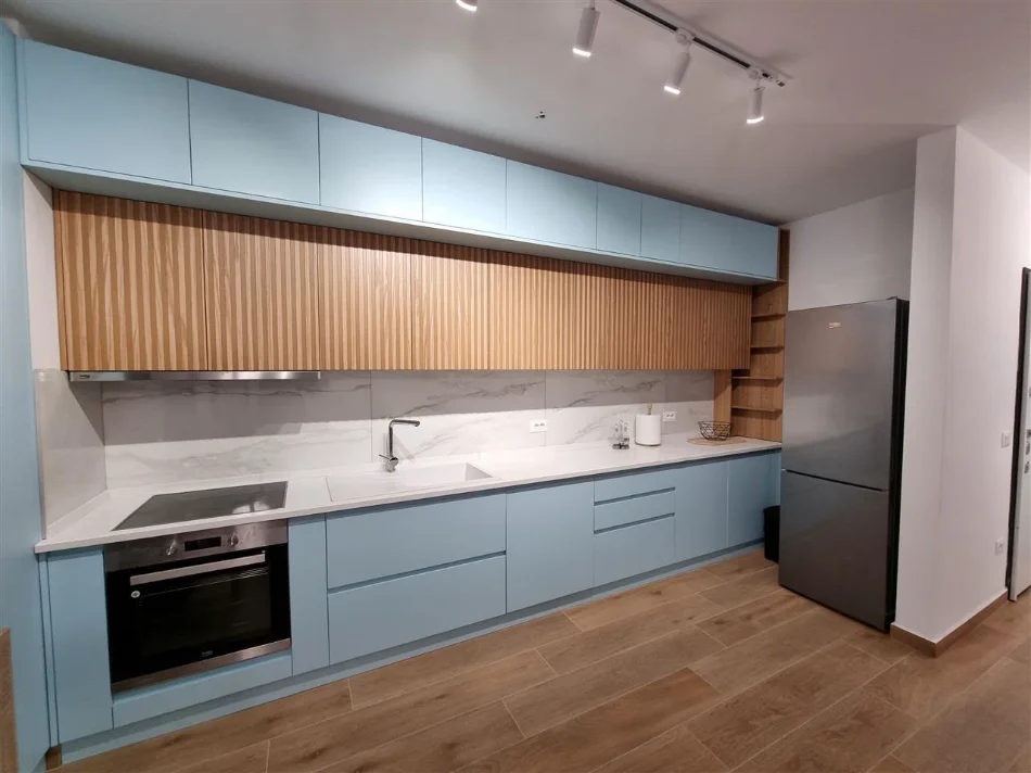 Tirane, jepet me qera apartament 2+1 Kati 8, 100 m² 750 € (QSUT)