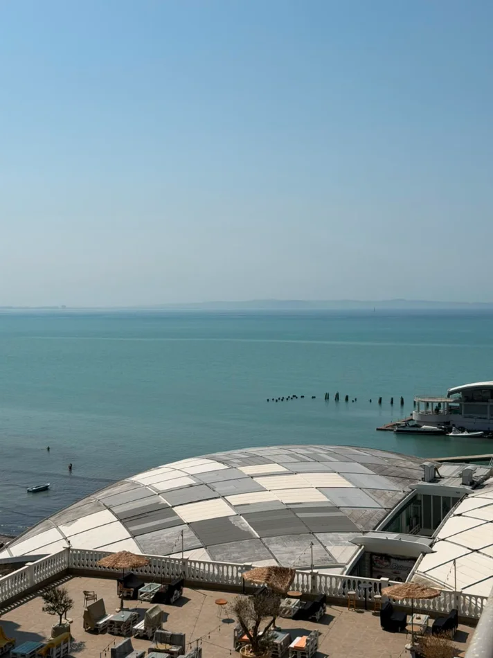 Durres, jepet me qera apartament 2+1 , 150 m² 900 € (Vollga)