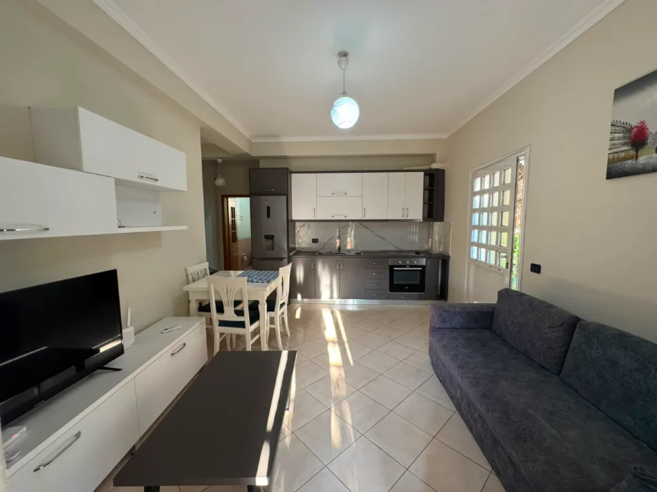 Kodra e Diellit, Japim me Qira Apartament 1+1 400 mije leke