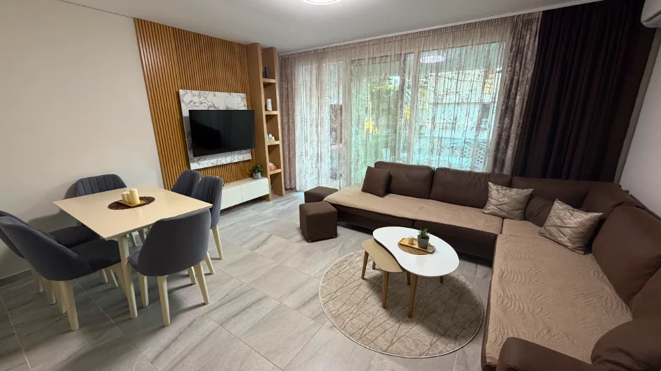 Tirane, shitet apartament 1+1+Ballkon Kati 1, 71 m² 230.000 € (Gjiri i Lalzit)