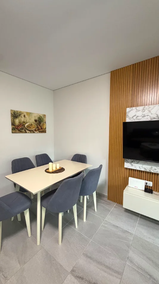 Tirane, shitet apartament 1+1+Ballkon Kati 1, 71 m² 230.000 € (Gjiri i Lalzit)