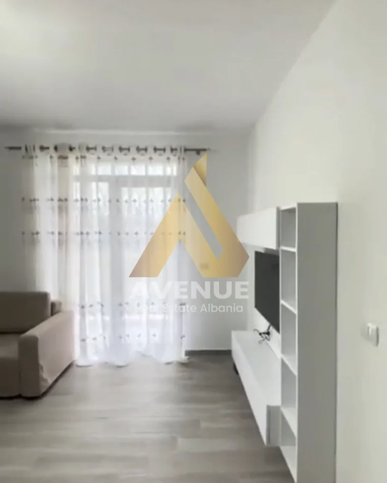 Tirane, jepet me qera apartament 3+1+Ballkon Kati 2, 120 m² 500 € (Rruga Ferit Xhajko)