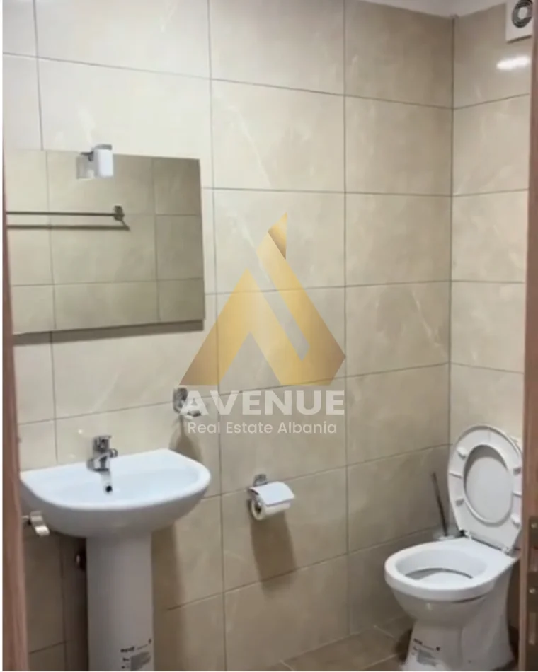 Tirane, jepet me qera apartament 3+1+Ballkon Kati 2, 120 m² 500 € (Rruga Ferit Xhajko)