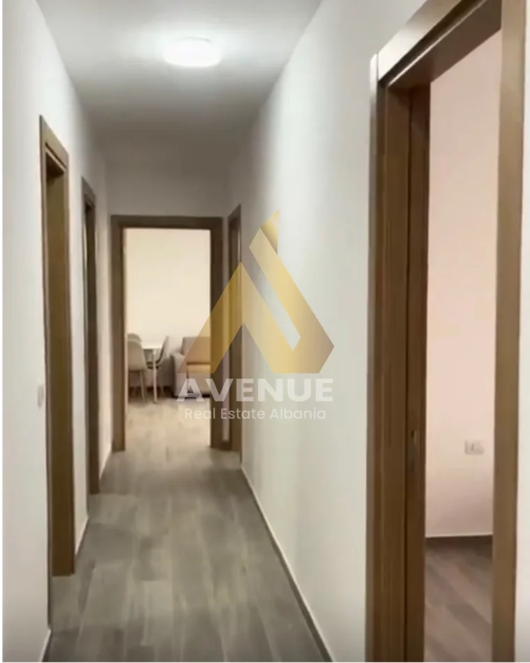 Tirane, jepet me qera apartament 3+1+Ballkon Kati 2, 120 m² 500 € (Rruga Ferit Xhajko)