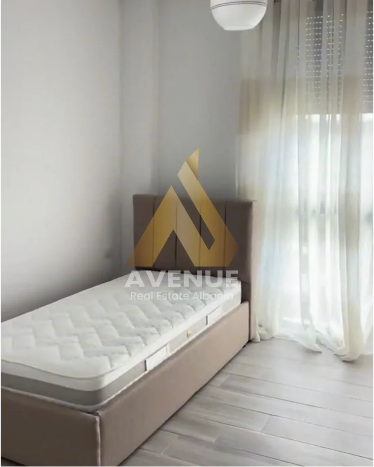 Tirane, jepet me qera apartament 3+1+Ballkon Kati 2, 120 m² 500 € (Rruga Ferit Xhajko)