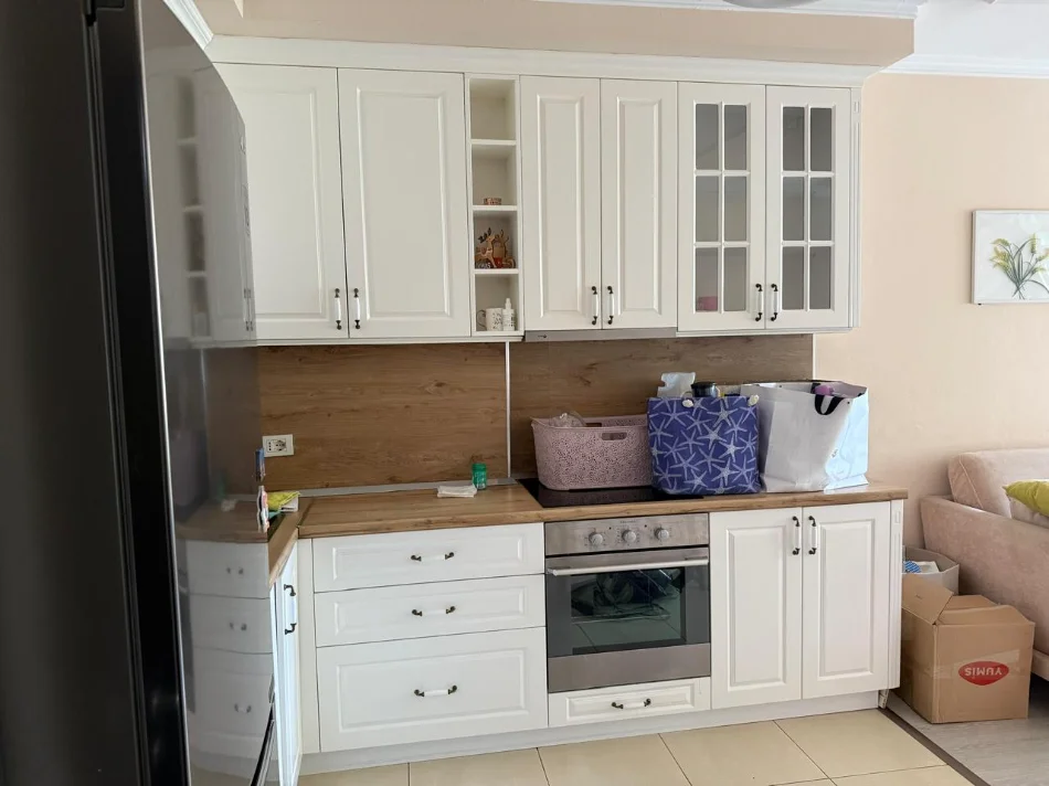 Tirane, jepet me qera apartament 2+1+Ballkon Kati 5, 85 m² 700 € (Komuna e Parisit)