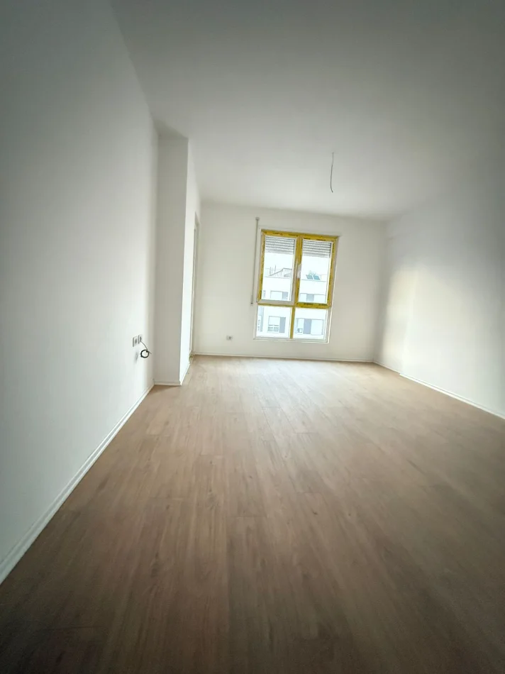 Tirane, shitet apartament 1+1+Ballkon Kati 10, 64 m² 120.000 € (5 Maji)