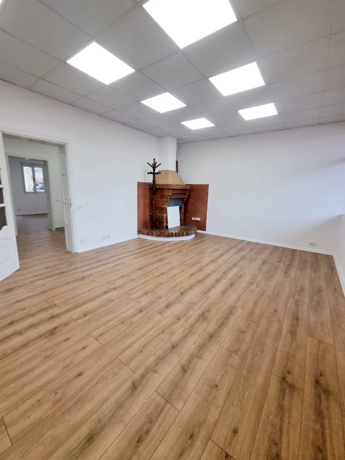 Tirane, jepet me qera Vile 5+1+Aneks+Ballkon Kati 0, 294 m² 1.200 € 