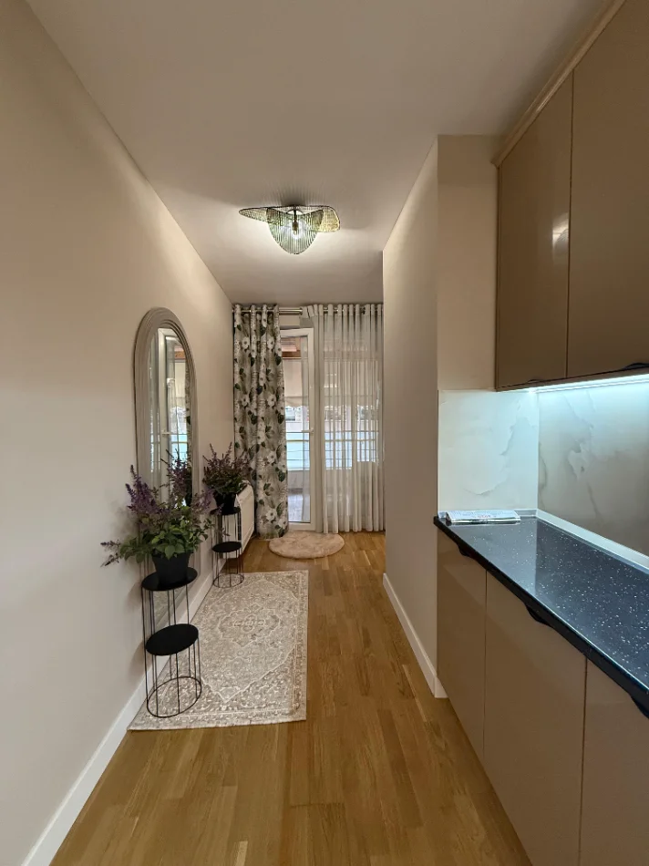 Tirane, jepet me qera apartament 1+1+Ballkon Kati 2, Kopshti Zoologjik, Çmimi: 85.000 Leke/Muaj