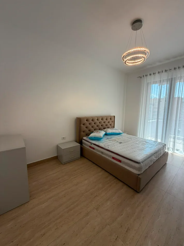 Tirane, jepet me qera apartament 2+1+Ballkon , 120 m² 1.300 € (Kompleksi Delijorgji)