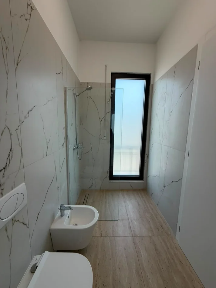 Tirane, jepet me qera apartament 2+1+Ballkon , 120 m² 1.300 € (Kompleksi Delijorgji)