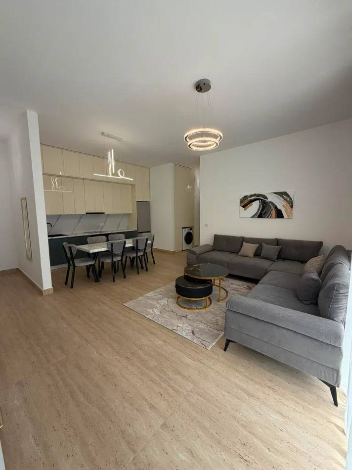 Tirane, jepet me qera apartament 2+1+Ballkon , 120 m² 1.300 € (Kompleksi Delijorgji)