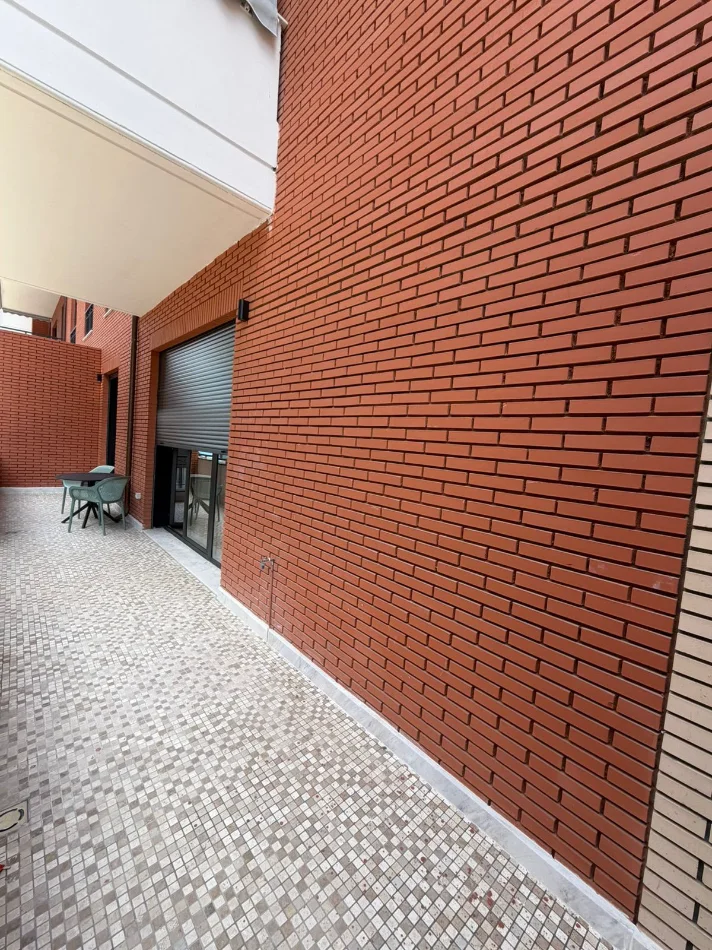 Tirane, jepet me qera apartament 1+1+Ballkon , 85 m² (Kompleksi Delijorgji)