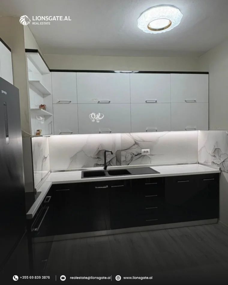 Tirane, jap me qera apartament 2+1+Aneks+Ballkon , 110 m² 700 € (Amerikan 3)
