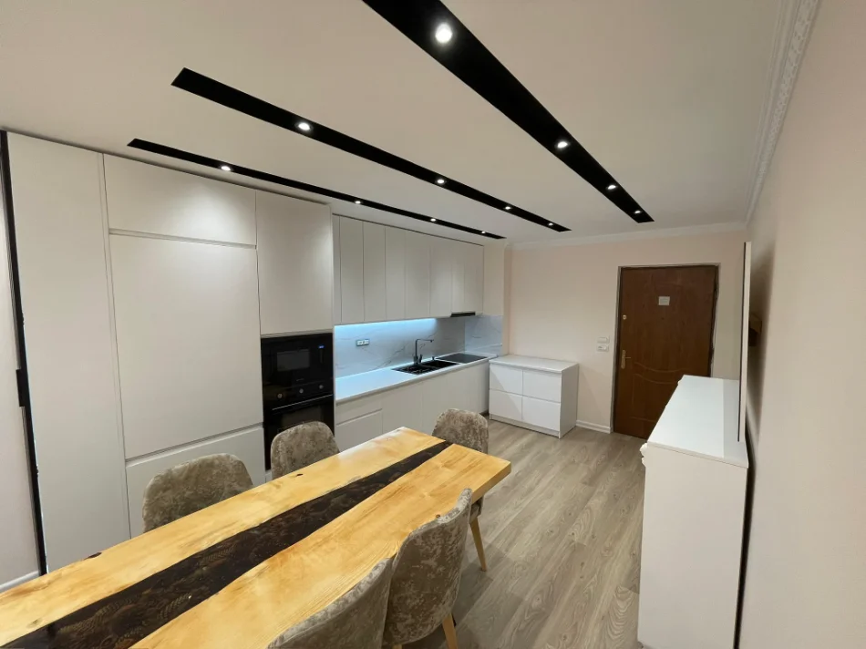 Tirane, jepet me qera apartament 2+1 Kati 2, 114 m² 1.200 € (Liqeni i Thate)