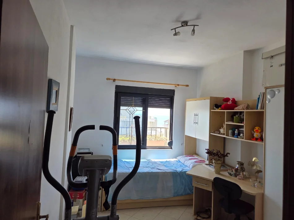 Durres, shitet apartament 3+1 Kati 6, 116 m² (Plazh)