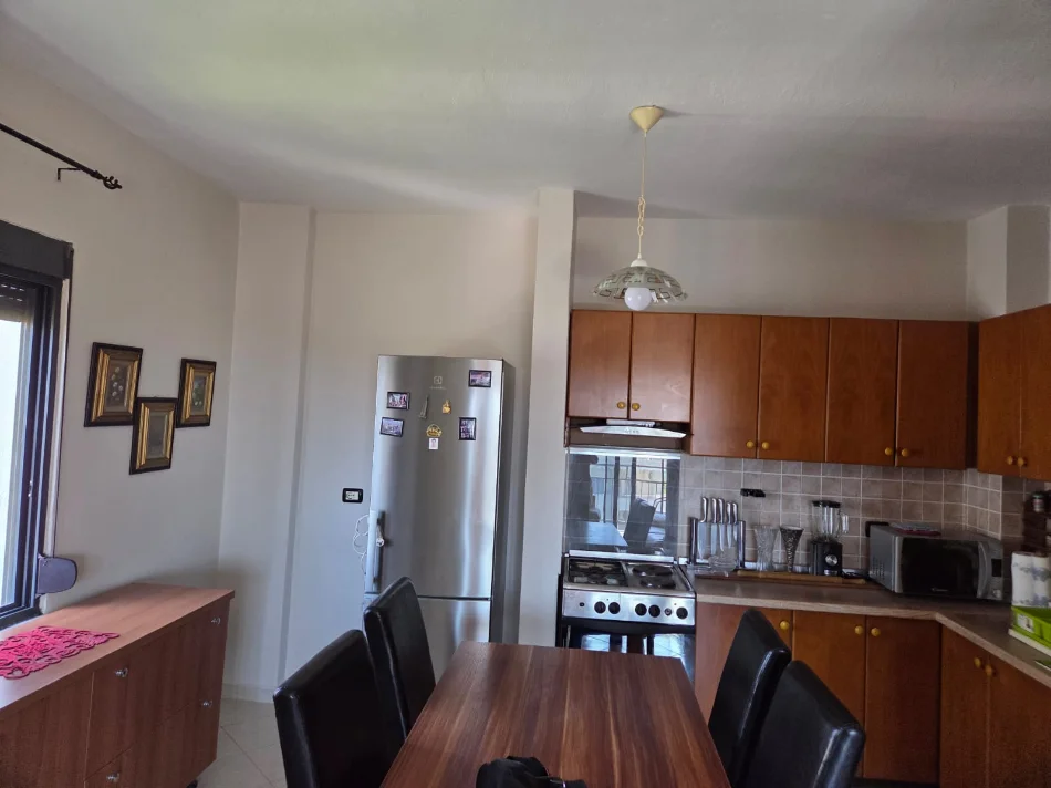 Durres, shitet apartament 3+1 Kati 6, 116 m² (Plazh)