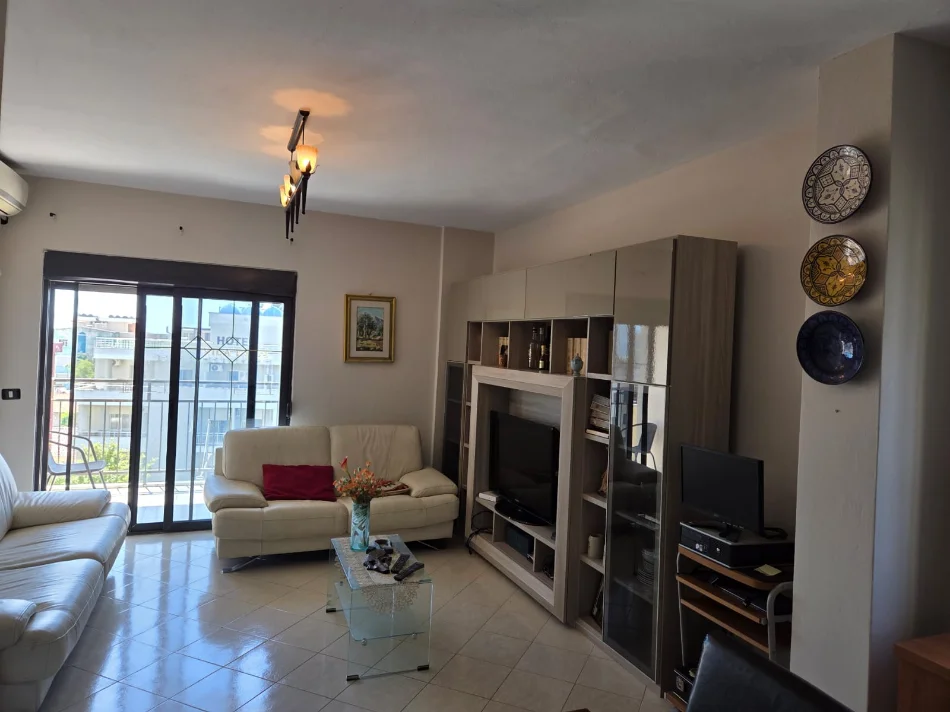 Durres, shitet apartament 3+1 Kati 6, 116 m² (Plazh)