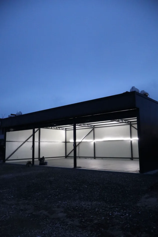Shqiperi, jepet me qera magazine , 120 m² 800 € (rruga Erseka, Kamez)