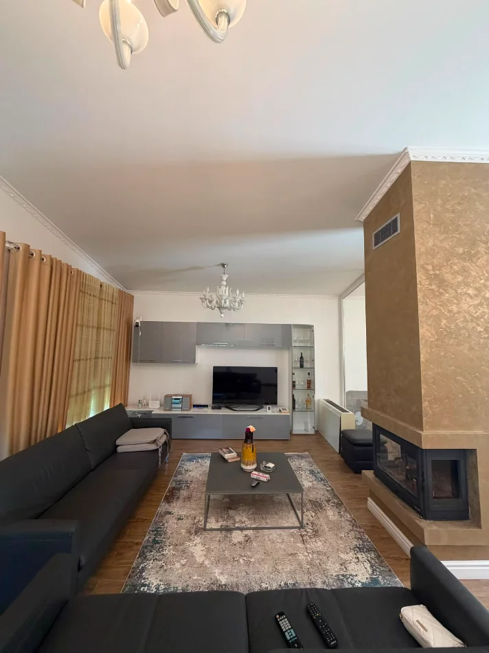 Tirane, jepet me qera Vile Vile 2 Katshe Kati 2, 500 m² 23.000 € (TEG)