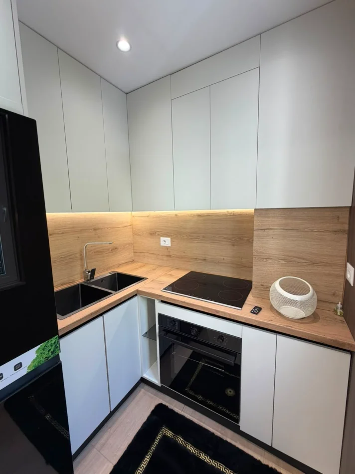 Tirane, shitet apartament 1+1+Ballkon Kati 2, 55 m² 195.000 € (Prane Liqenit Artificial te Tiranes)