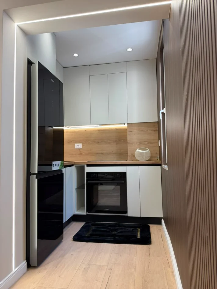 Tirane, shitet apartament 1+1+Ballkon Kati 2, 55 m² 195.000 € (Prane Liqenit Artificial te Tiranes)