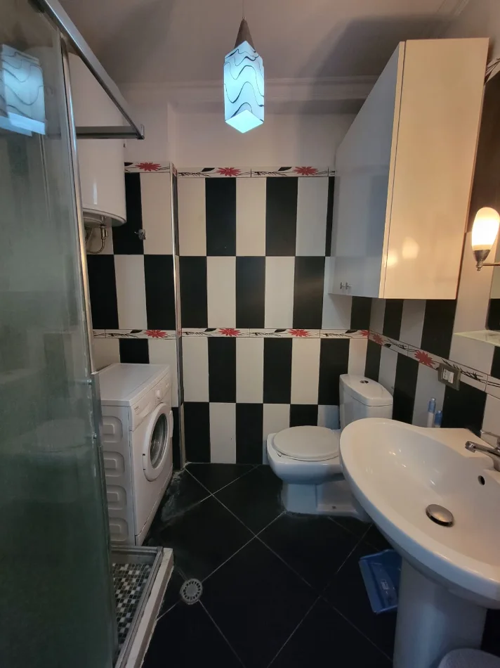 Tirane, jepet me qera apartament 1+1 Kati 2, 40 m² 420 € (Astir)