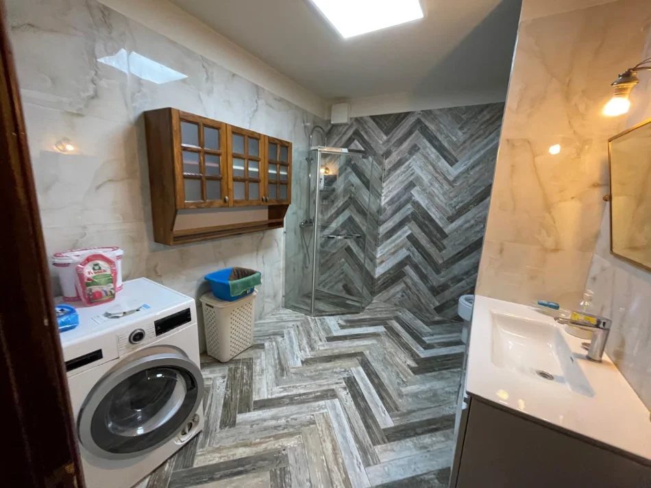Tirane, jepet me qera apartament 1+1 Kati 4, 55 m² 550 € (rruga e kosovareve)