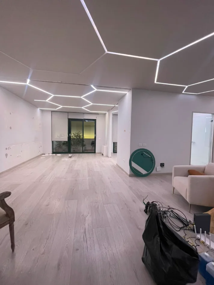 Tirane, jepet me qera zyre Kati 1, 140 m² 2.000 € (Bllok | Cioccolatitaliani)