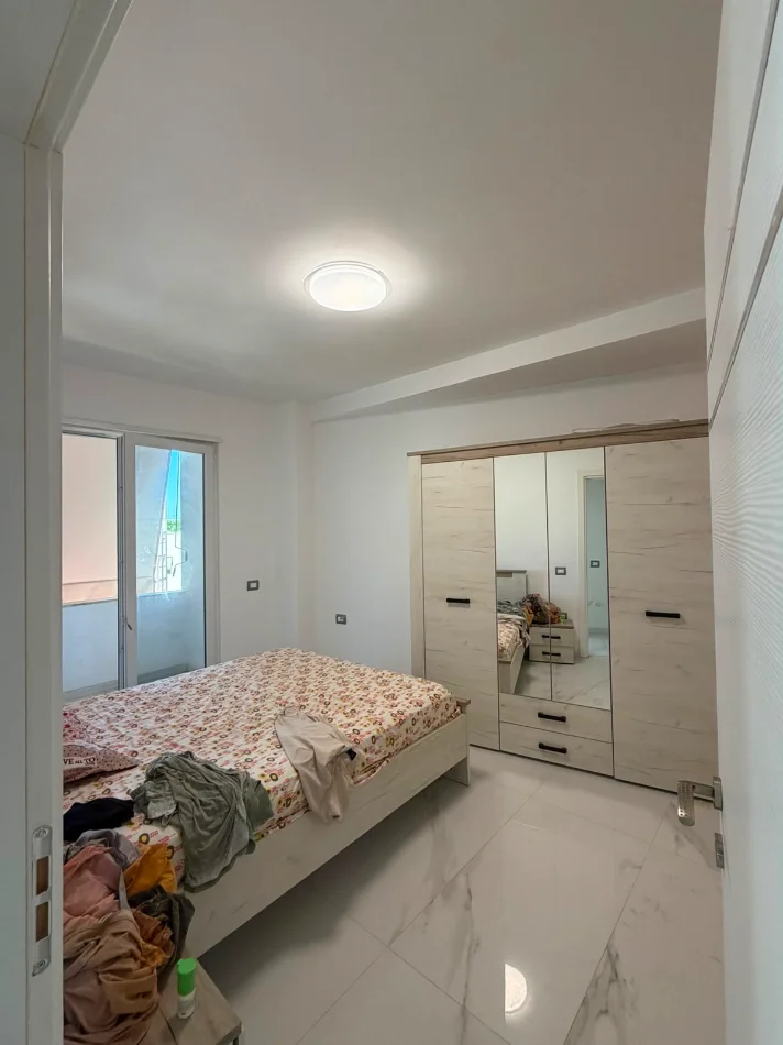 Tirane, jepet me qera apartament 2+1 Kati 2, 90 m² 800 € (Rruga Hamdi Garunja)