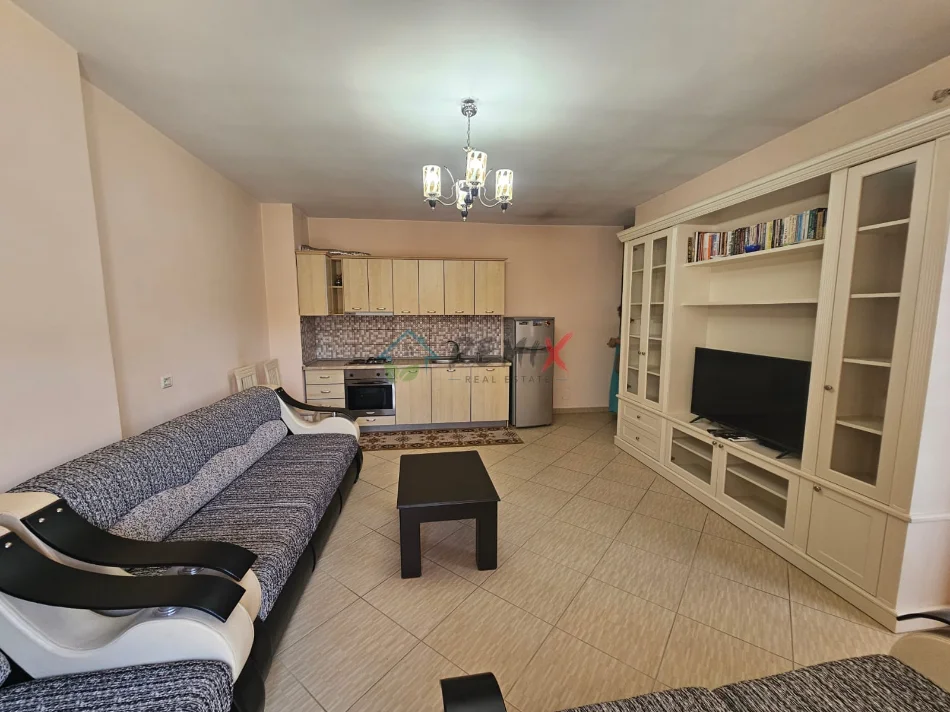 Durres, jepet me qera apartament 1+1+Aneks+Ballkon Kati 8, 65 m² 400 € 