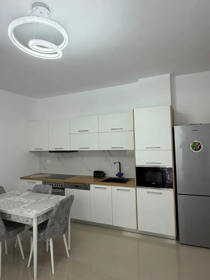 Tirane, jepet me qera apartament 1+1 Kati 5, 60 m² 440 € (Rruga Sokrat Miho)