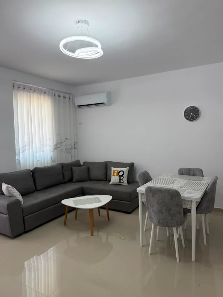 Tirane, jepet me qera apartament 1+1 Kati 5, 60 m² 440 € (Rruga Sokrat Miho)