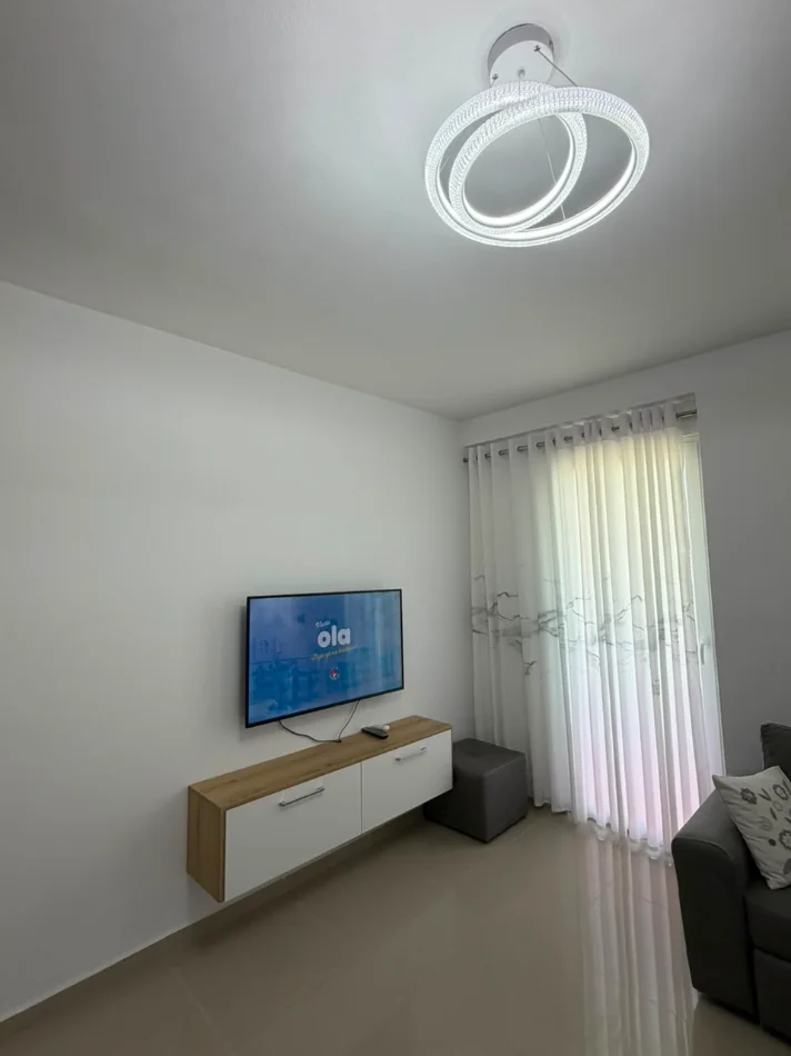 Tirane, jepet me qera apartament 1+1 Kati 5, 60 m² 440 € (Rruga Sokrat Miho)