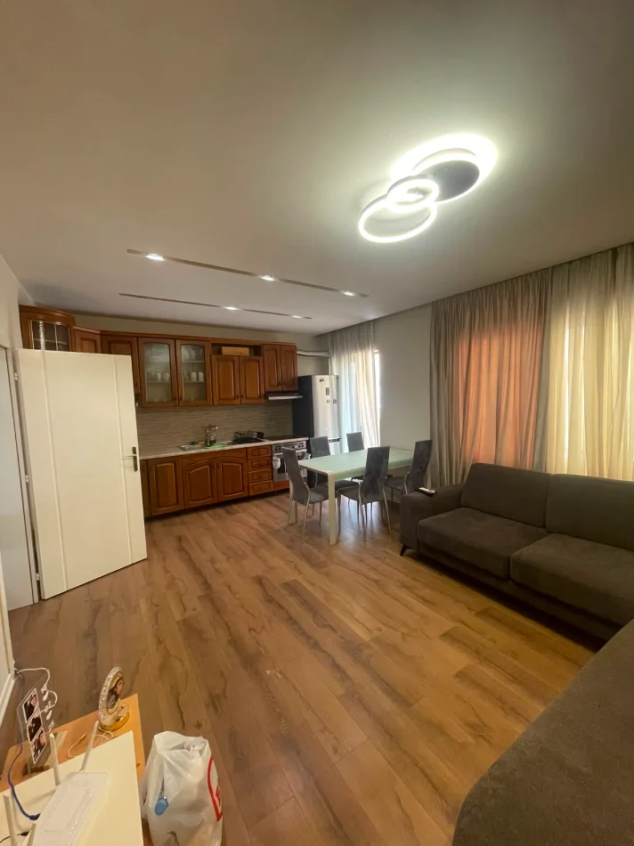 Tirane, jepet me qera apartament 2+1+Aneks+Ballkon Kati 2, 550 € (spitali qsut , Allias)