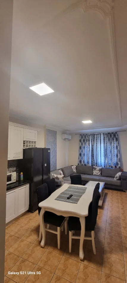 Tirane, jap me qera apartament Kati 2, 500 € (Teodor keko)